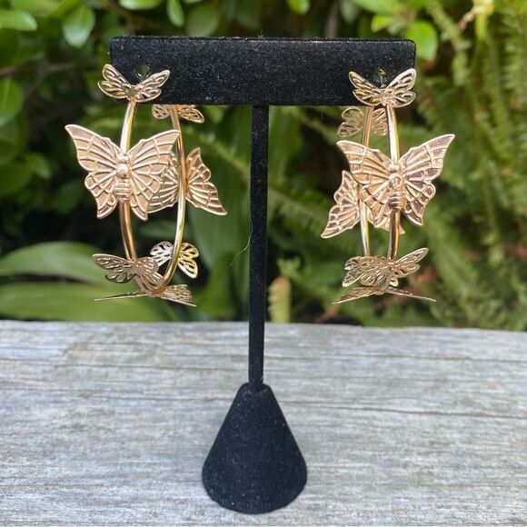 NWT New Urban Outfitters (UO) Emma Icon Gold Butterfly Hoop Earrings Spring - Picture 1 of 5